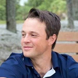 Andrew Stark headshot